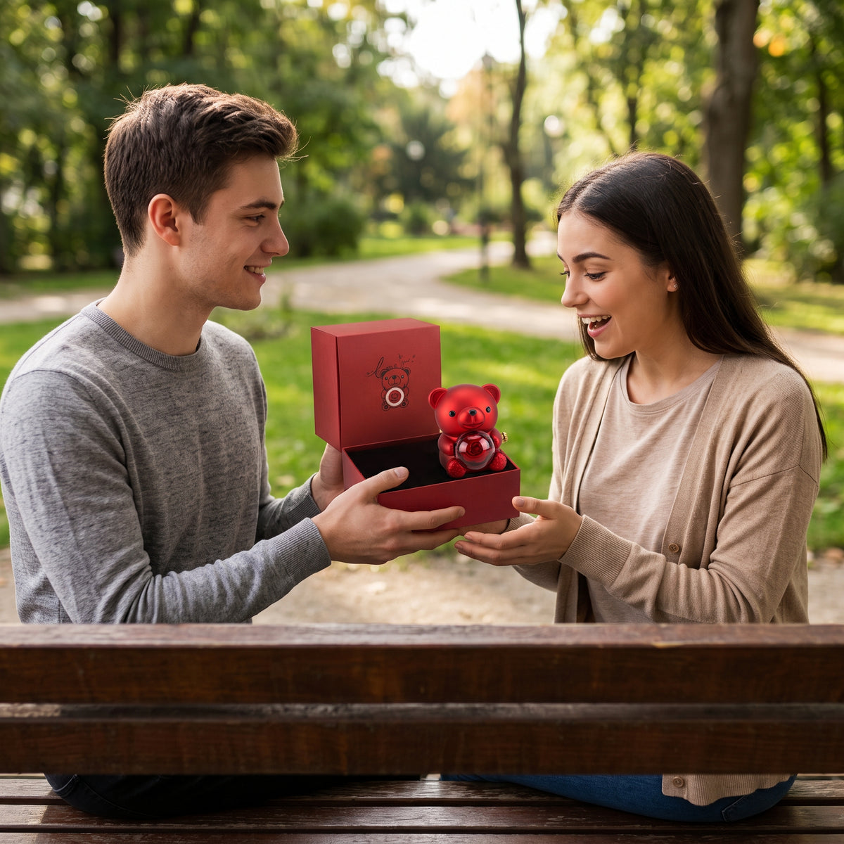 El regalo perfecto para tu pareja - Oso con rosa eterna™